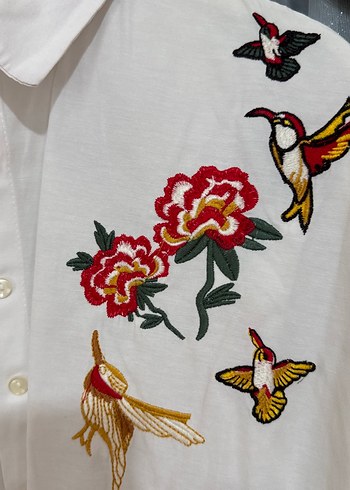 Nakışlı Beyaz Uzun Kollu Kadın Gömlek - Görsel 2