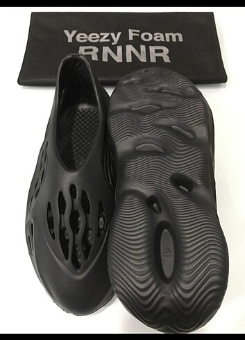YEEZY Foam Runner 