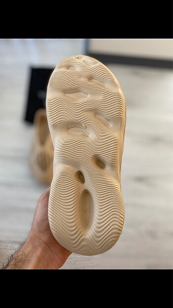 Adidas Yeezy spor sandalet