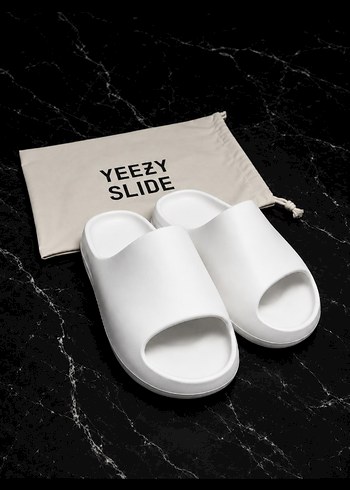 Adidas Yeezy Slide | Gardrops