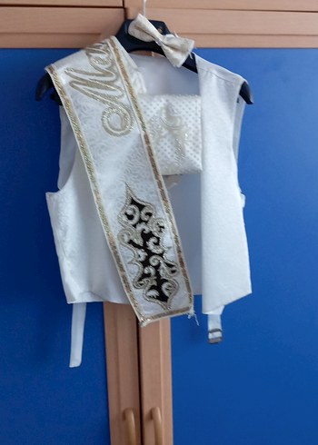 Beyaz Kürklü Nakışlı sünnet kıyafeti - Görsel 3