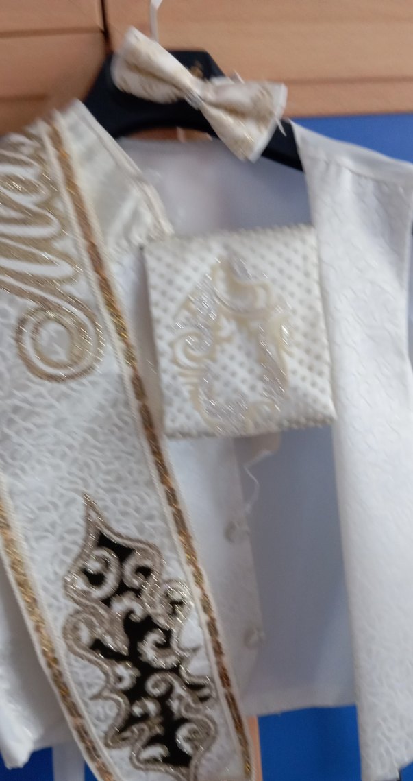 Beyaz Kürklü Nakışlı sünnet kıyafeti - Görsel 4