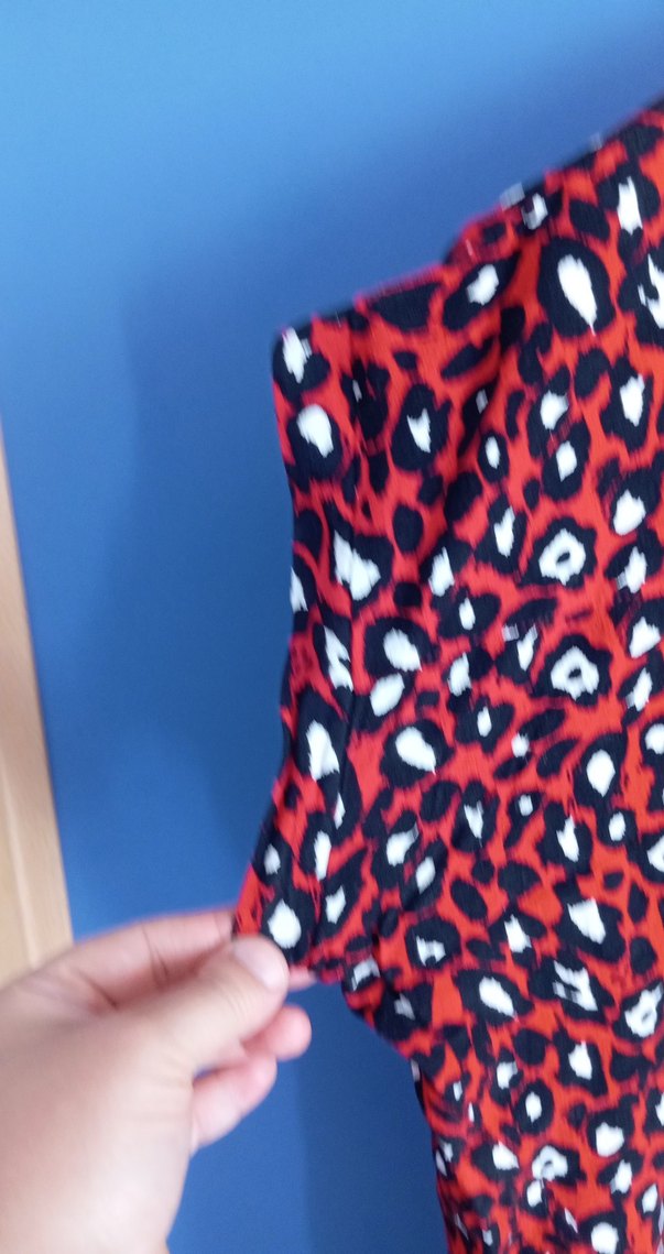 Kırmızı V Yaka Desenli Kadın Bluz - Görsel 2