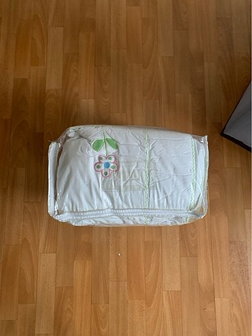 Bebek karyola yastık takımı
