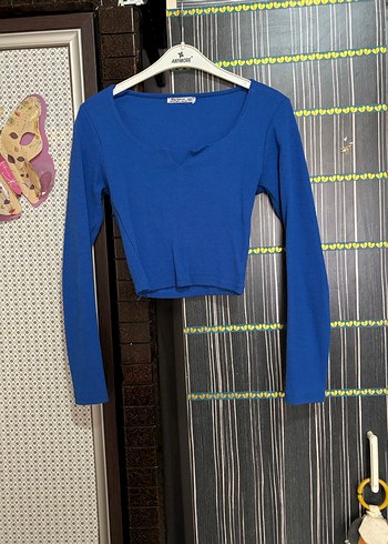 Mavi V Yaka Uzun Kollu Crop Top