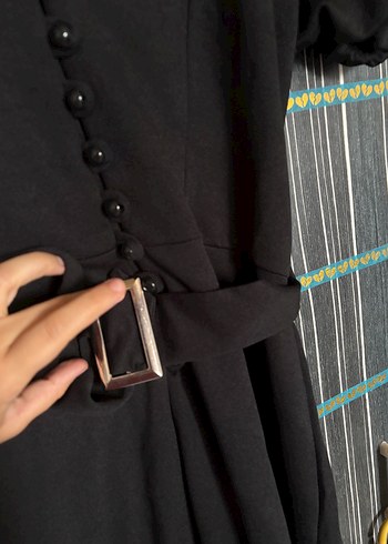 l Beden Düğmeli Siyah Kemerli Kumaş Tulum