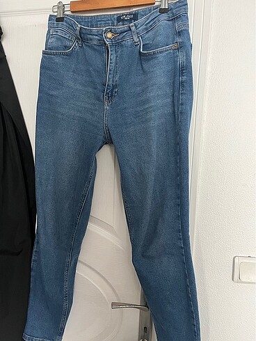 Slim Mom jeans