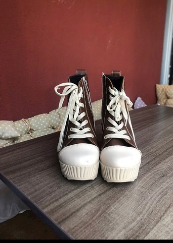 Kahverengi Bağcıklı Platform Topuklu Kadın bot