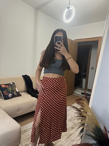 Uzun Puantiyeli Yırtmaçlı Etek