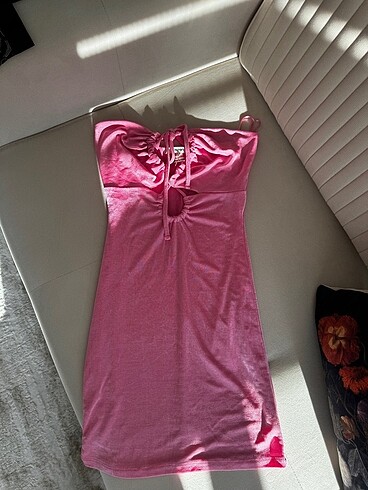 Pembe Elbise
