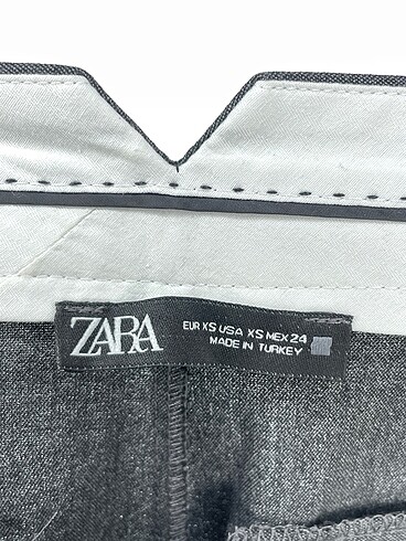 xs Beden gri Renk Zara Kumaş Pantolon %70 İndirimli.