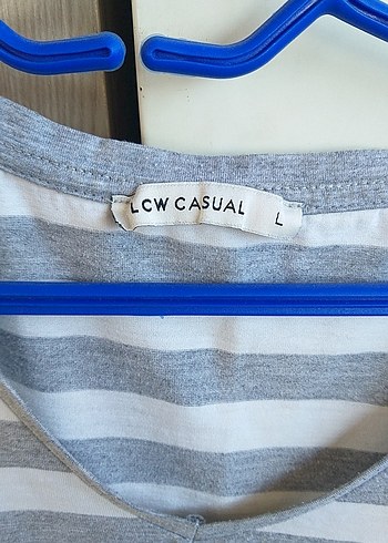 Gri Çizgili V Yaka Kadın Tişört açıklamayı okuyun lütfen - Görsel 3