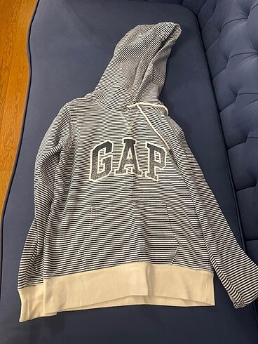 Gap marka sweartshirt temiz iyi durumda yeni gibi