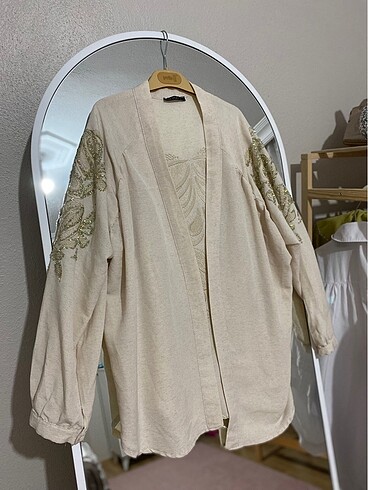 İşlemeli kimono