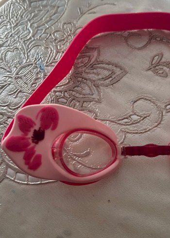 Pembe Çiçekli Yüzme Gözlüğü Fiyonk Detaylı - Görsel 3