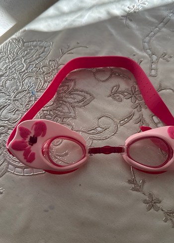 Pembe Çiçekli Yüzme Gözlüğü Fiyonk Detaylı - Görsel 2