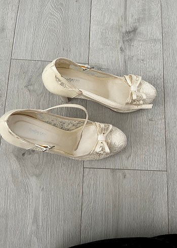 Dantel Detaylı Beyaz Yüksek Topuklu Kadın Ayakkabı - Görsel 4