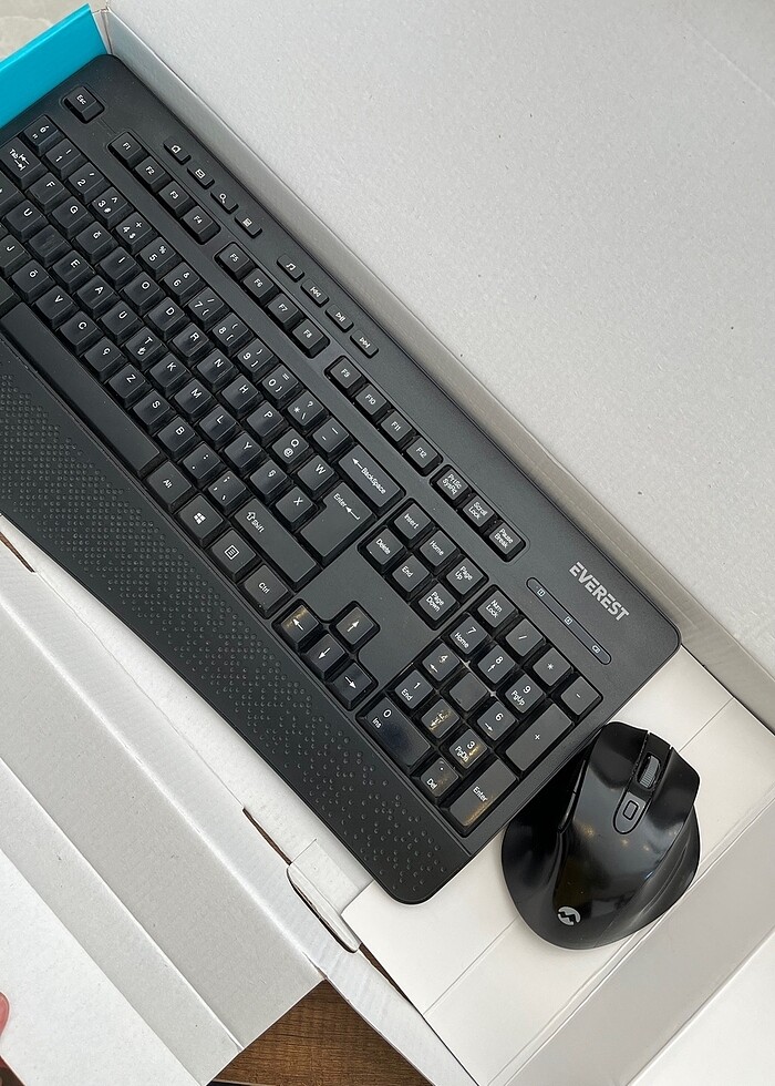 Everest KM-6017 kablosuz klavye mouse set - Görsel 2