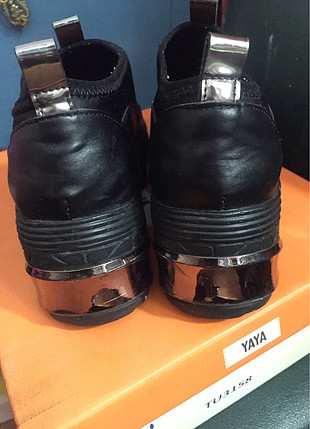 Hotiç Hotiç Yaya markasına ait ayakkabı