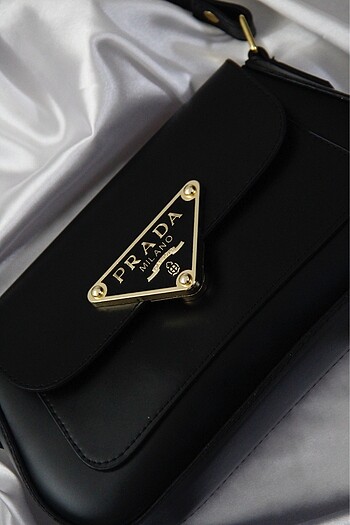 Prada çanta