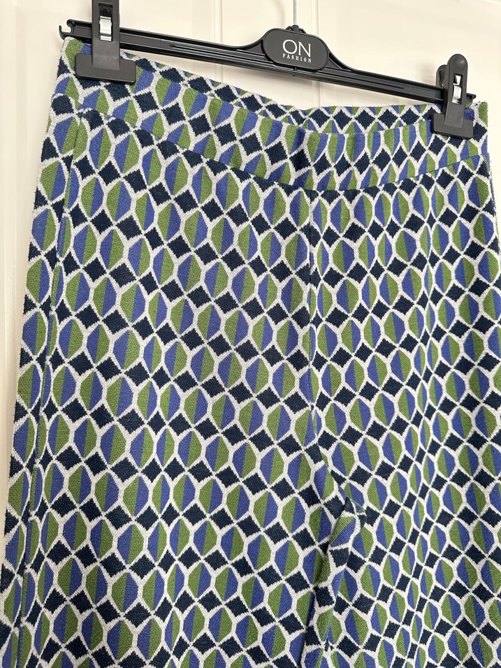 Zincir Detaylı Yeşil Midi Kumaş Pantolon - Görsel 2