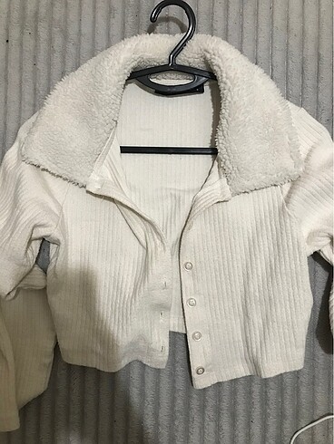 Crop bluz dugmeli