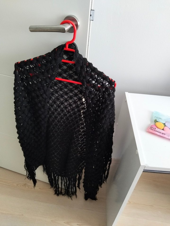 Siyah Örgü Gotik Kadın Şal - Görsel 2