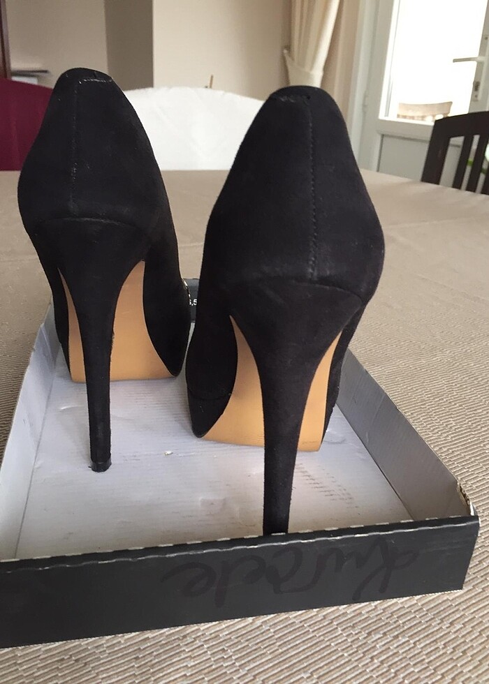 Siyah Gold Topuklu - Görsel 3