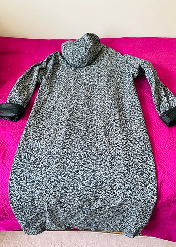 Gri Yılan Desenli Kapüşonlu trençkot - Görsel 2