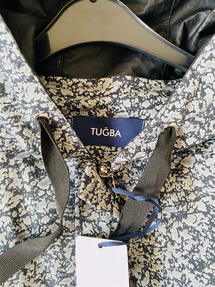 Gri Yılan Desenli Kapüşonlu trençkot - Görsel 5