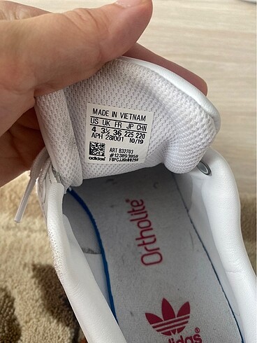 Adidas Orijinal spor ayakkabı