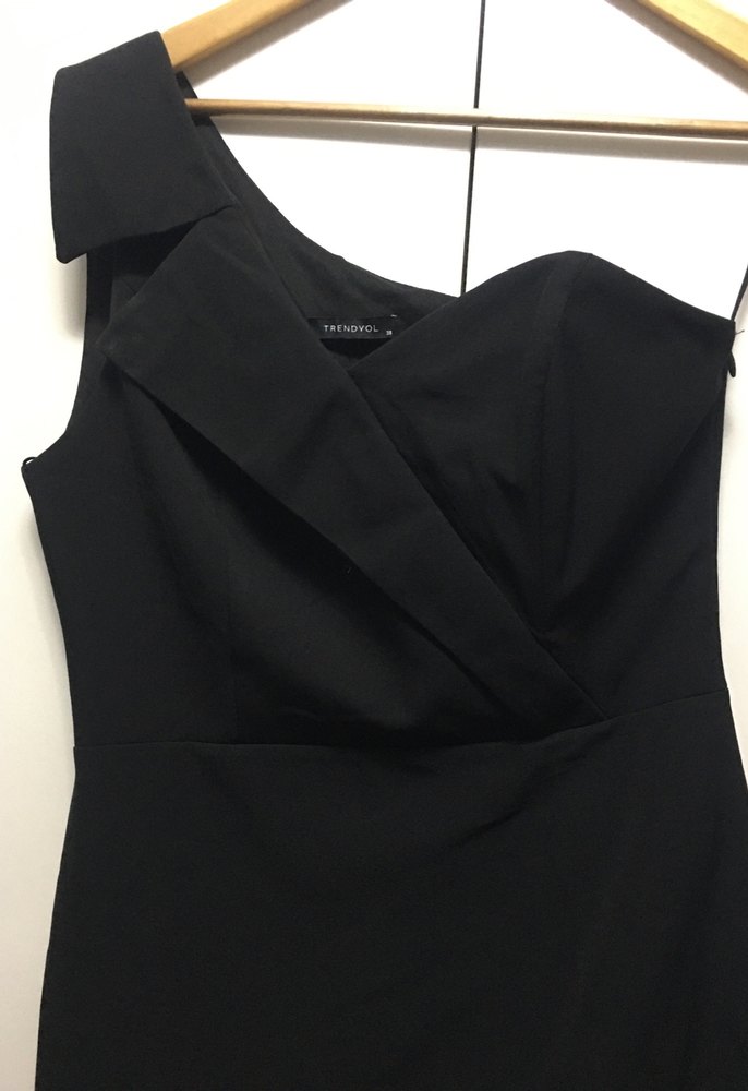 Siyah V Yaka Drapeli Midi Elbise - Görsel 3
