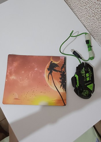 Diğer Yeşil Kablolu Oyun Mouse'u Yanında Desenli Mause Pad Hediyedir