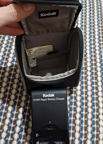 Kodak Siyah Hızlı Ni-MH Batarya Şarj Cihazı - Görsel 2