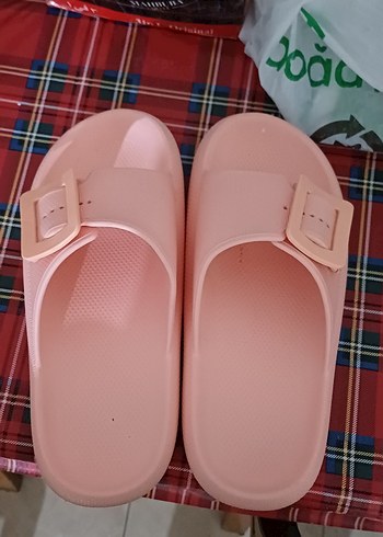 Gezer Pembe Tokalı Kadın Terlik 36 Numara