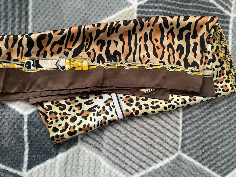 Leopar desenli kadın şal - Görsel 2