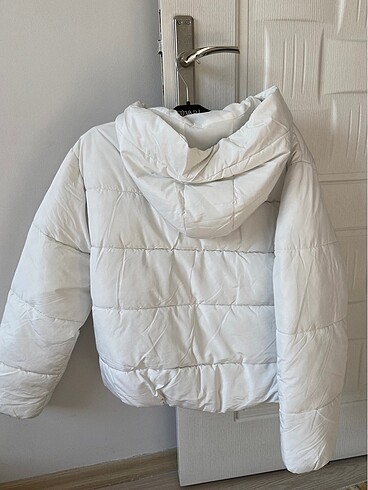LC Waikiki LCW etiketli kuş tüyü şişme mont