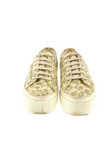 37 Beden Superga Spor Ayakkabı %70 İndirimli.