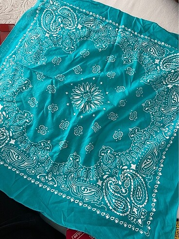 Desenli bandana