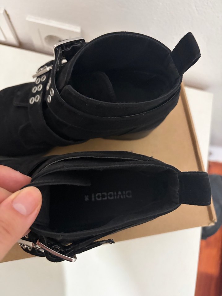 Siyah Süet Tokalı Blok Topuklu Bot - Görsel 5