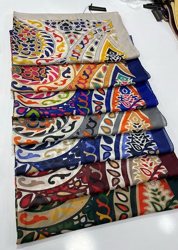 Desenli İpek Şal - Görsel 2