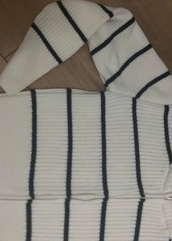 11-12 Yaş Beden Beyaz Çizgili Yarım Fermuarlı Kadın Triko