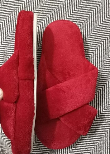 36 Beden kırmızı Renk Bayan peluş terlik