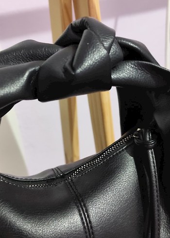 Siyah Deri Tokalı Kadın Çanta - Görsel 2