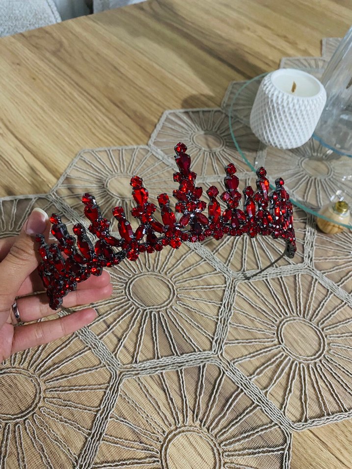 Klasik Kırmızı Taşlı Kadın Taç - Görsel 3