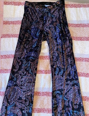 Bershka İspanyol paça pantolon