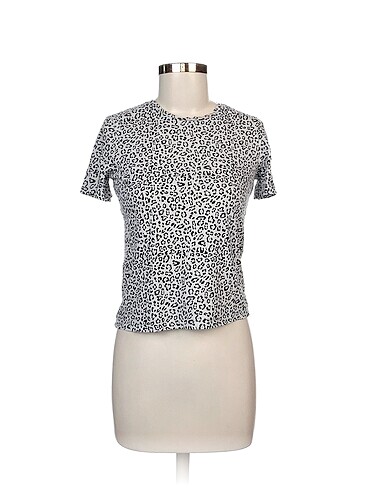 Mango T-shirt %70 İndirimli.