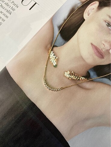 14K Crescent Rose Kolye