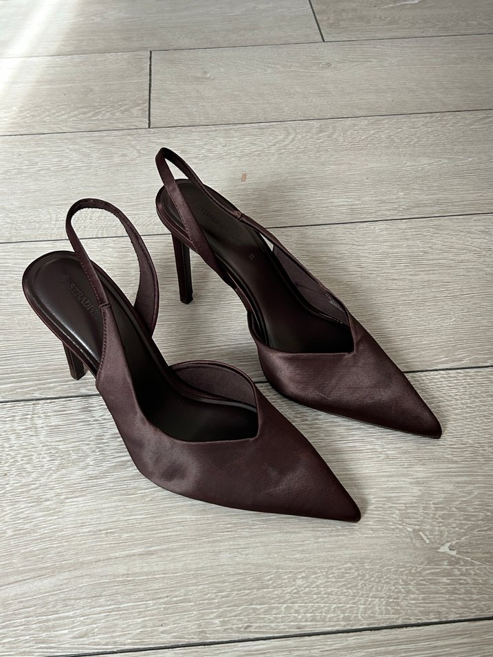 Stradivarius Saten Yüzeyli topuklu ayakkabı - Görsel 5