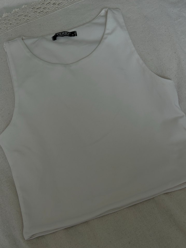 PerryGri Kolsuz Crop Top atlet, Basic ve Şık - Görsel 2
